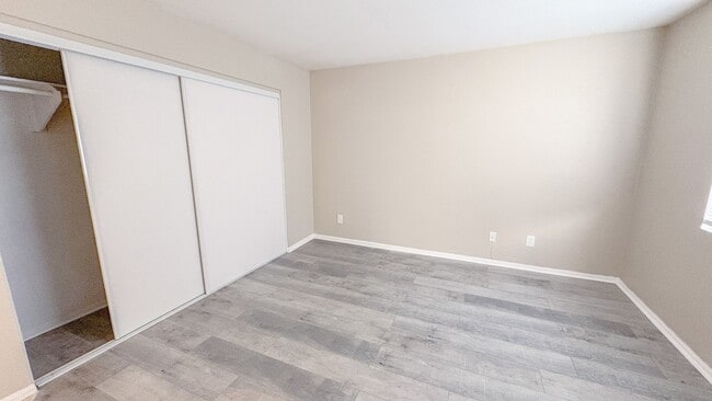 Building Photo - Low rent! Fully Renovated 2BR Condo Gated ...