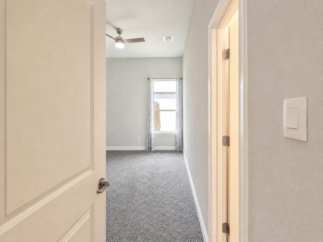 Building Photo - 1017 Greencove Dr