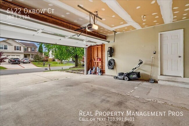 Building Photo - 6422 Oxbow Ct