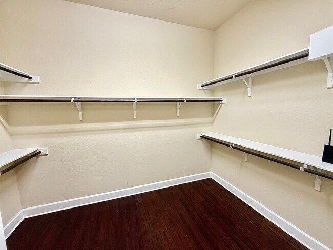 Building Photo - 9605 Brians Path