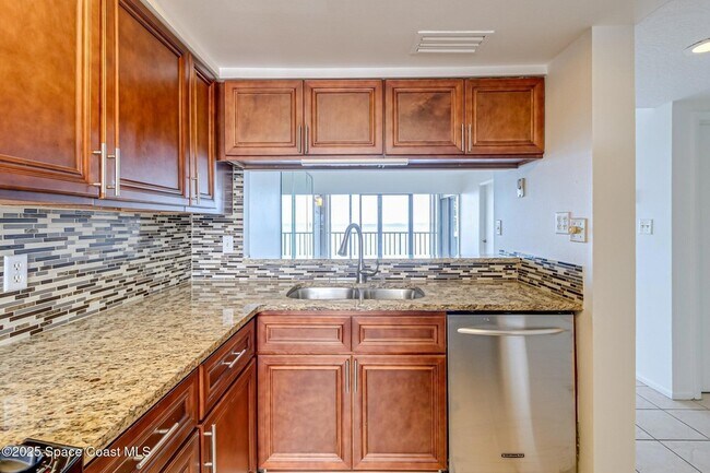 Building Photo - 2465 S Washington Ave