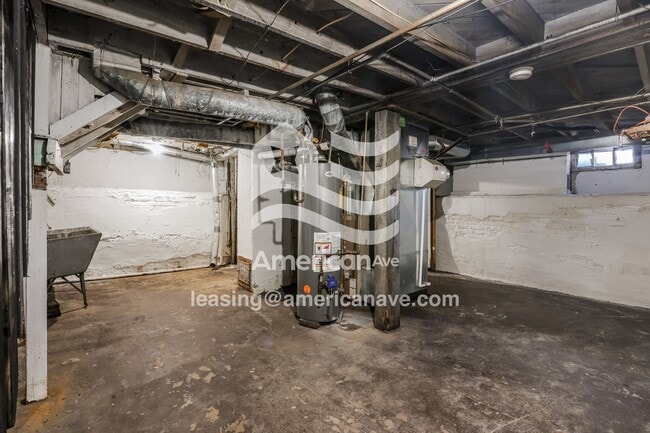 Building Photo - 1202 E Fox St