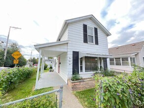 Building Photo - Home on Steele