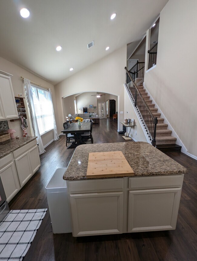 Building Photo - 2432 Etta May Ln