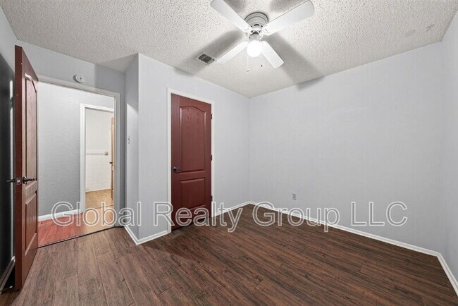 Building Photo - 138 Bobolink Dr
