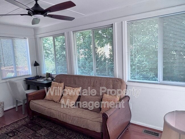 Building Photo - 305 Silvercliff Trail
