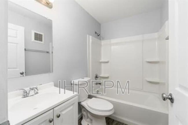Building Photo - 272 Powell Cir