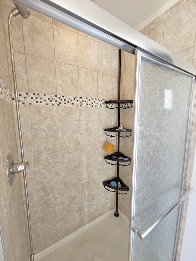 Building Photo - 136 Middleby Way