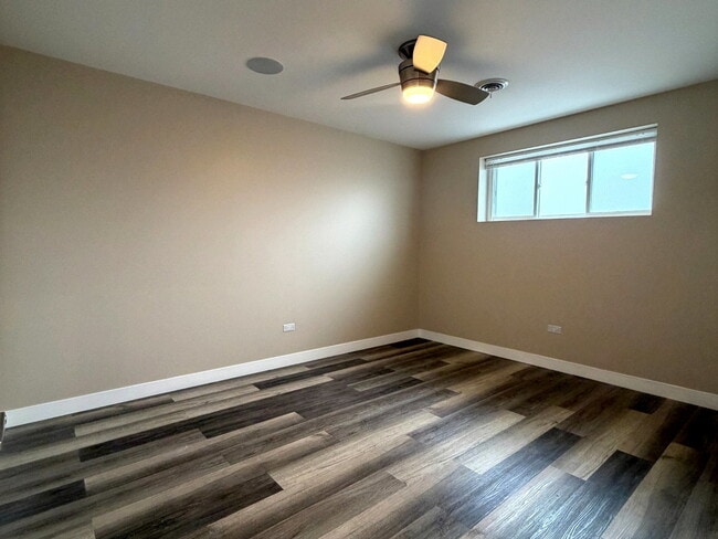 Building Photo - 4809 W 103rd St