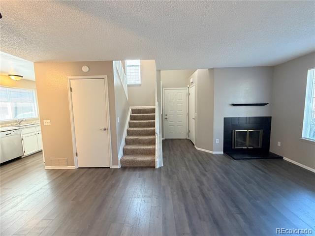 Building Photo - 862 Summer Dr