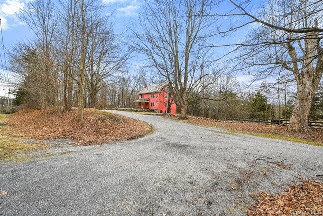 Building Photo - 948 Craigville Rd