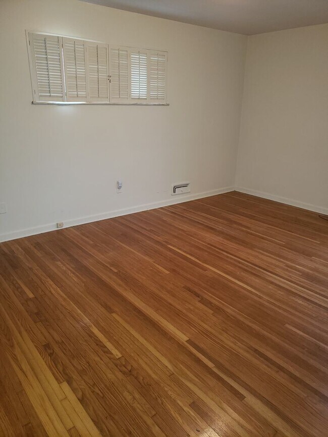Building Photo - 2149 Evergreen