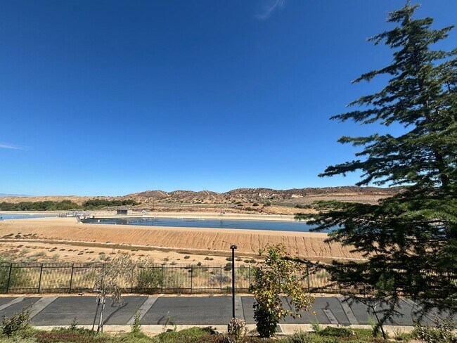 Building Photo - 2307 Thorncroft Cir