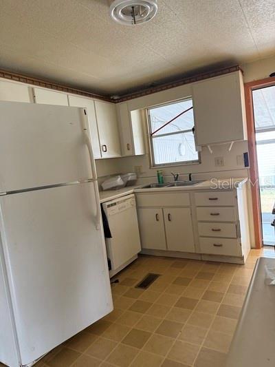 Building Photo - 1901 NW 29th Ct