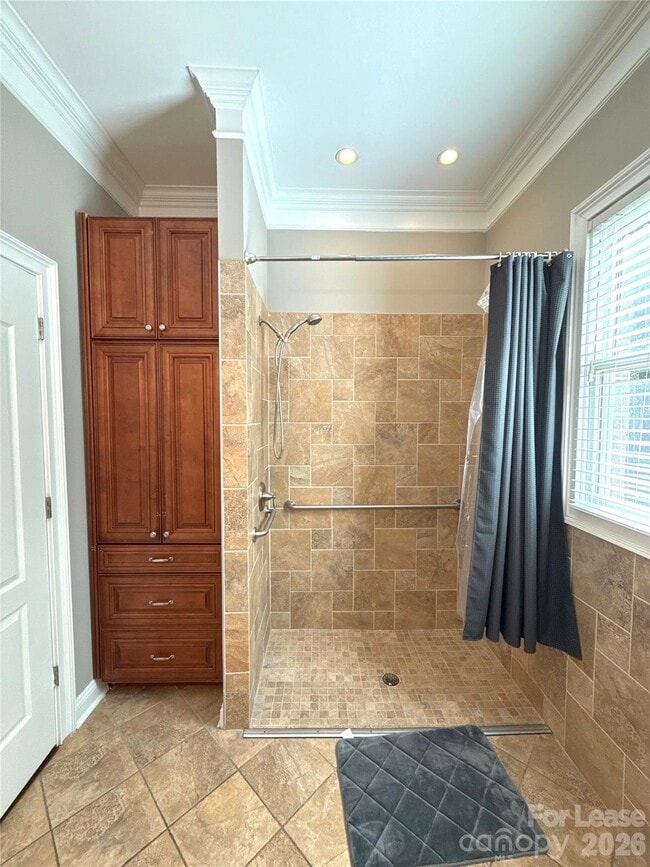 Building Photo - 13931 Thompson Rd