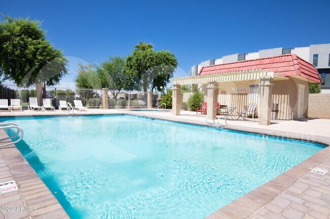 Building Photo - 1154 N 85th Pl