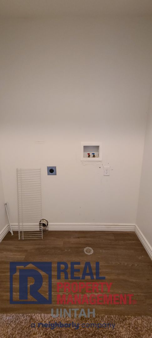 Building Photo - Cozy 3 Bedroom 2 1/2 Bath Condo