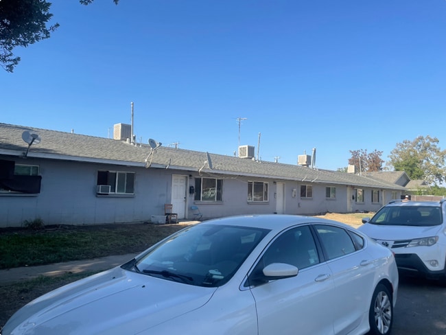 Building Photo - 15 E San Joaquin St