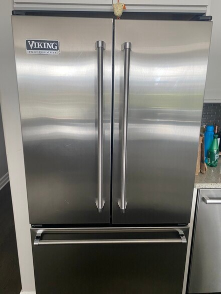 Building Photo - 1631 N Milwaukee Ave