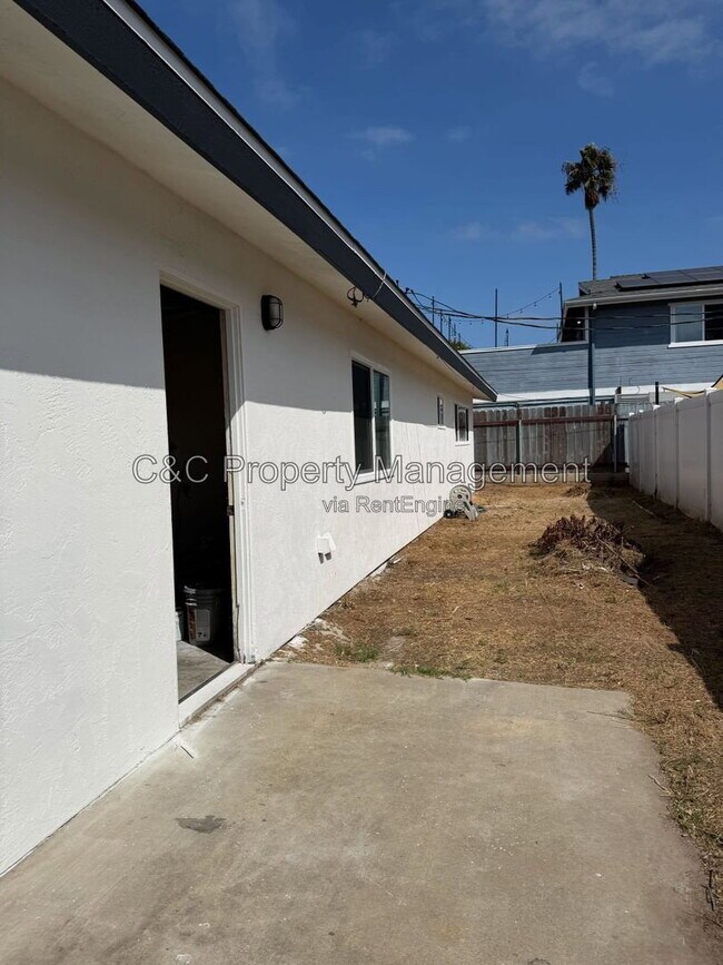Building Photo - 855 9th St