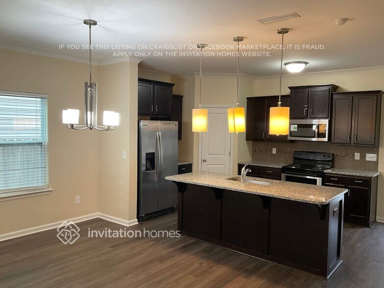 Building Photo - 8130 Dumphries Dr