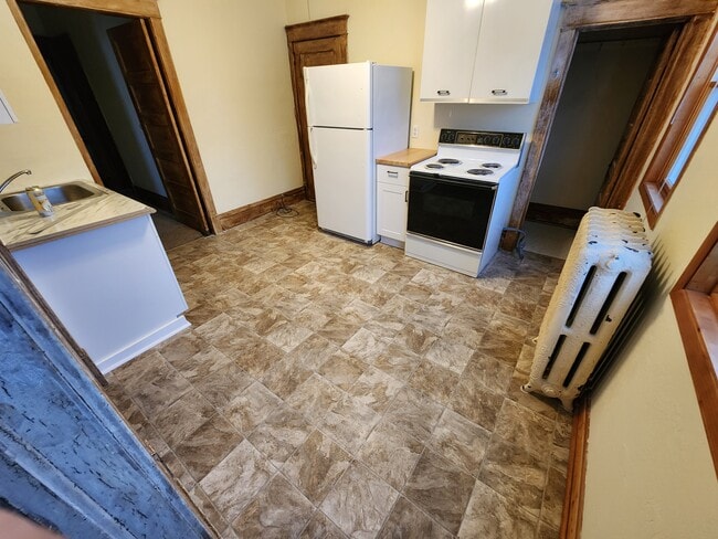 Building Photo - 2217 John Ave