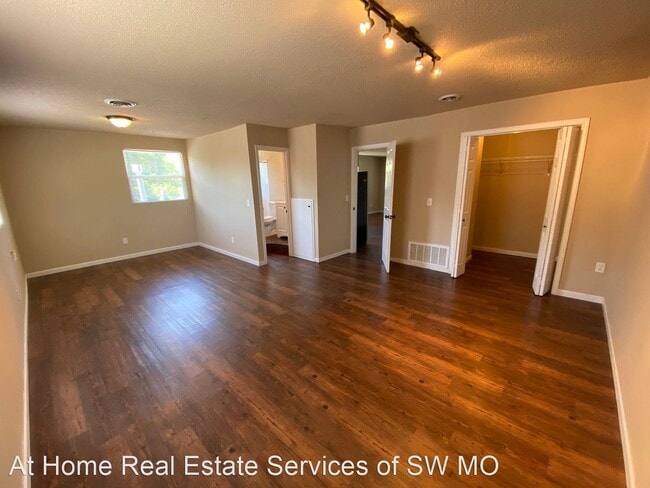 Building Photo - 1400 S Campbell Ave