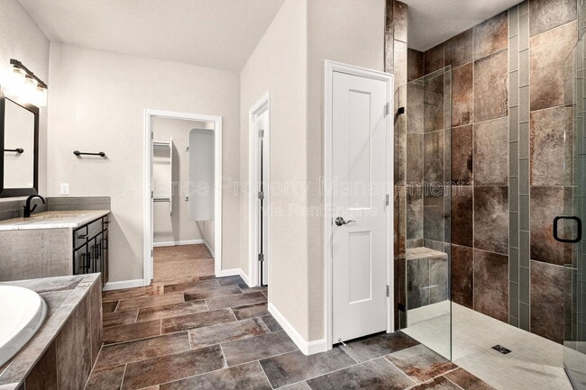 Building Photo - 10069 Thrive Ln