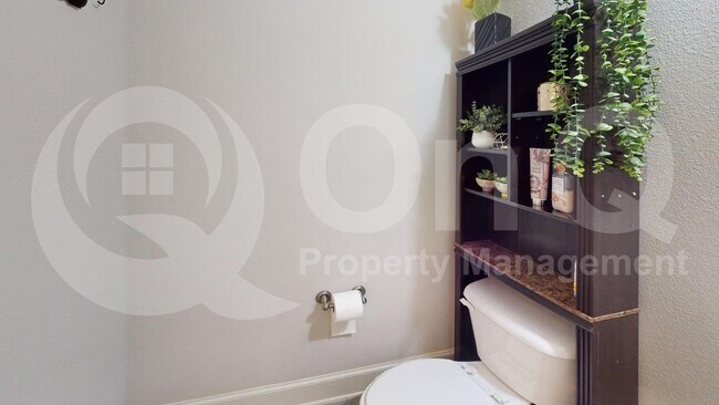 Building Photo - 5811 Lightfoot Ln