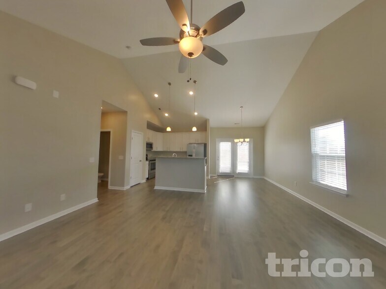 Building Photo - 319 Wyburn Pl