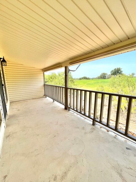 Balcony. - 112 Lachite
