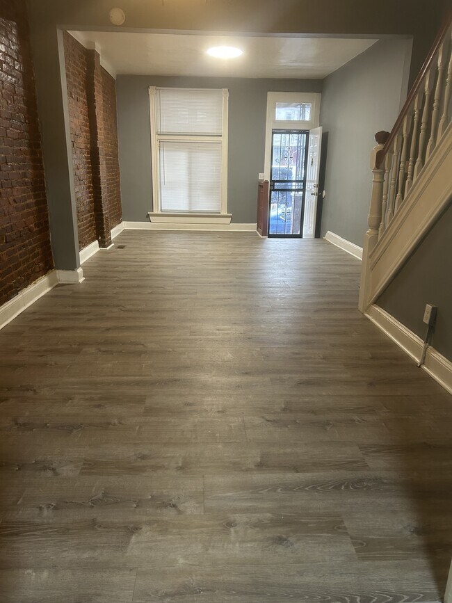 Building Photo - 1660 Normal Ave