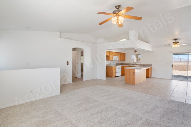 Building Photo - YOUR DREAM HOME AWAITS!
