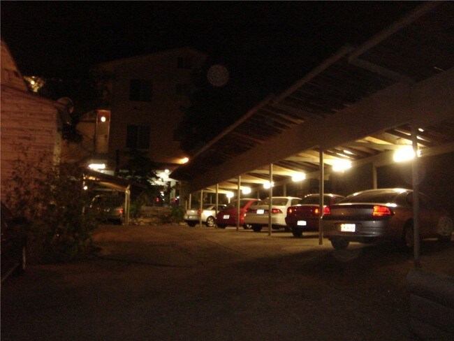 Building Photo - 3202 Grooms St