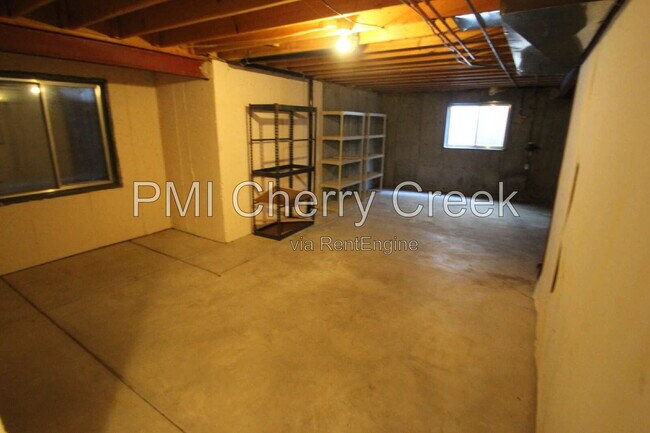 Building Photo - 9800 Foxhill Cir