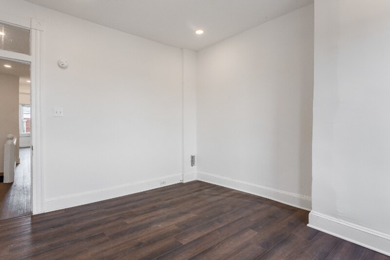 Building Photo - 2212 W Fayette St