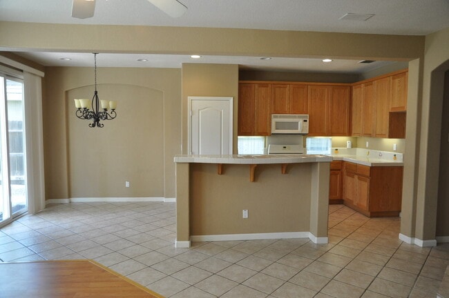 Building Photo - Must See! Cul de Sac Spacious 4 Bedroom