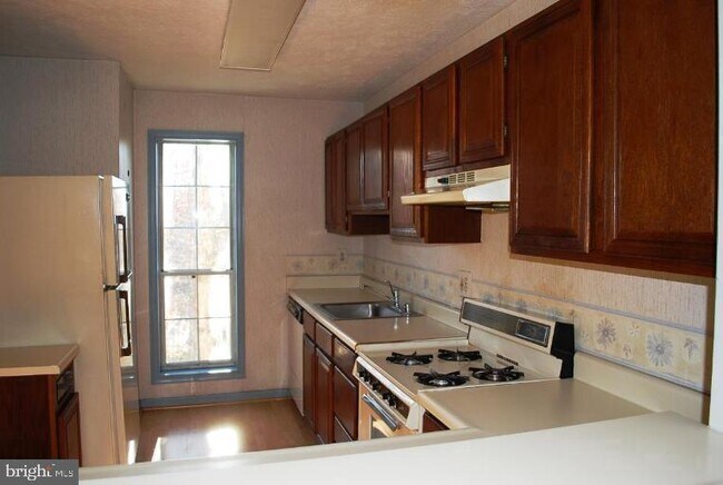 Building Photo - 12183 Cardamom Dr
