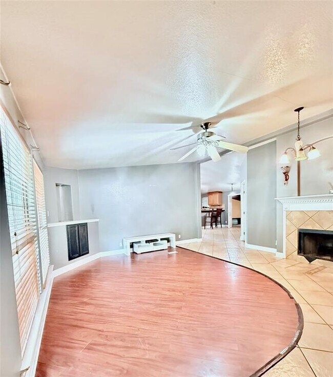 Building Photo - 11809 Garden Gate Dr