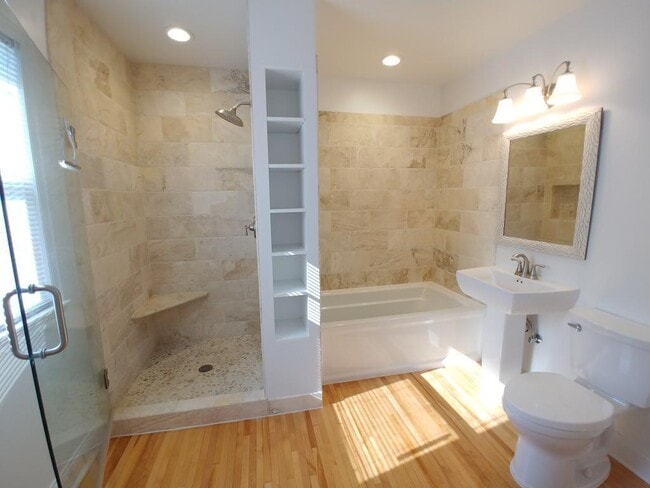 Building Photo - 1210 W 32nd St