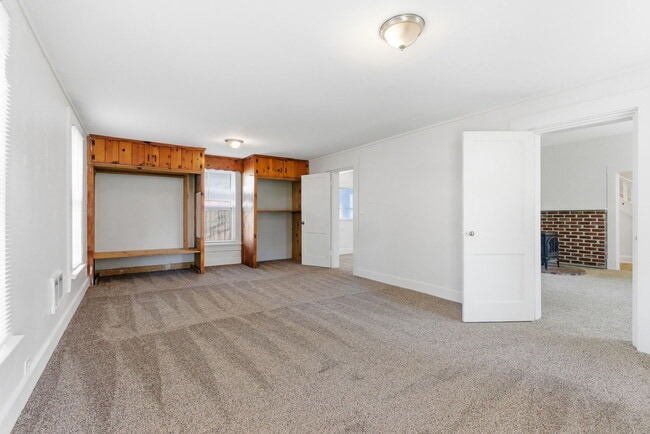 Building Photo - 5020 SE 92nd Ave