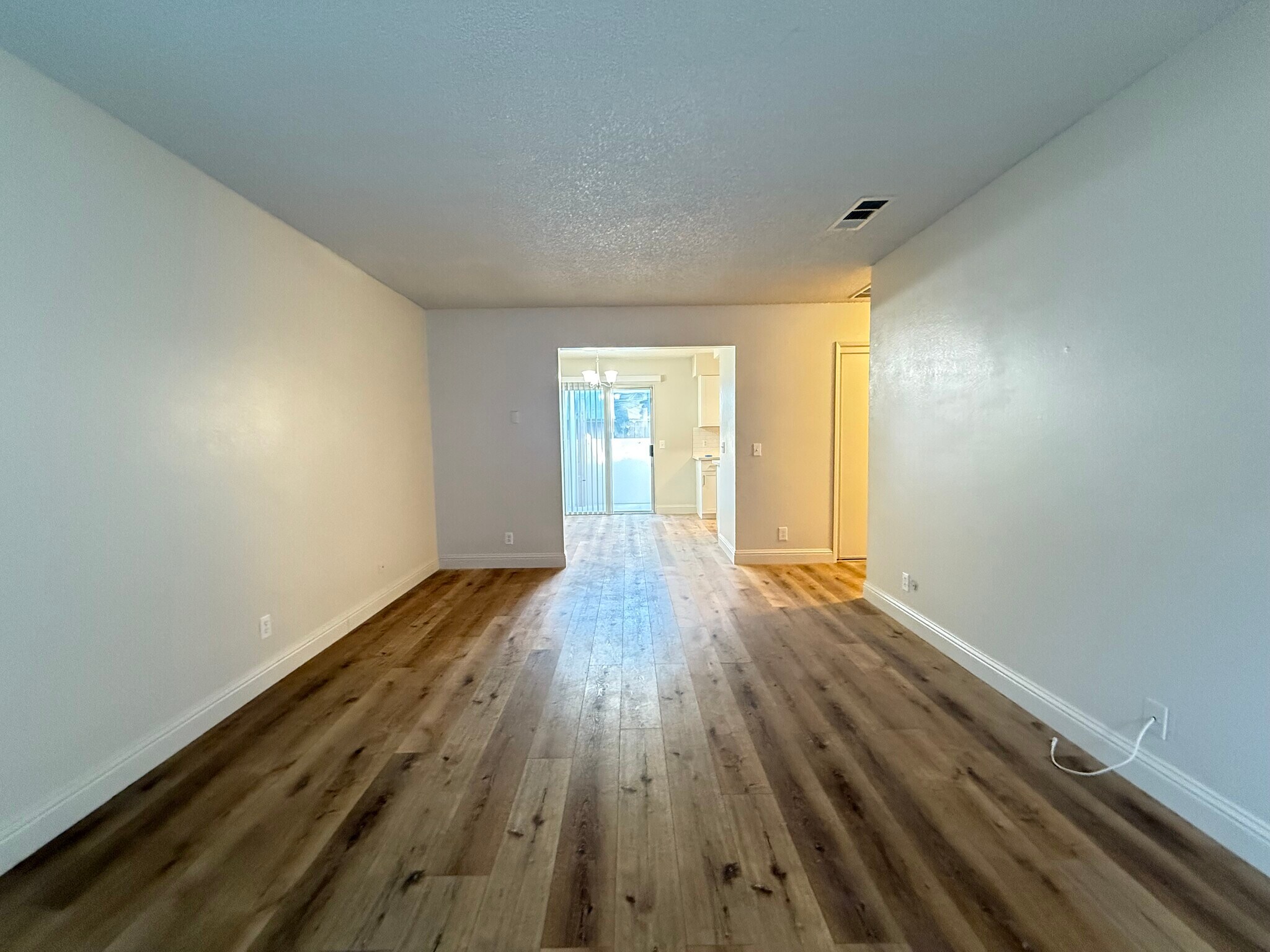 Building Photo - 6158 N Fresno St