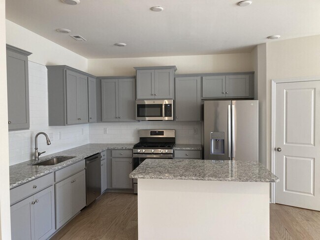 Building Photo - 336 Willowsford Dr