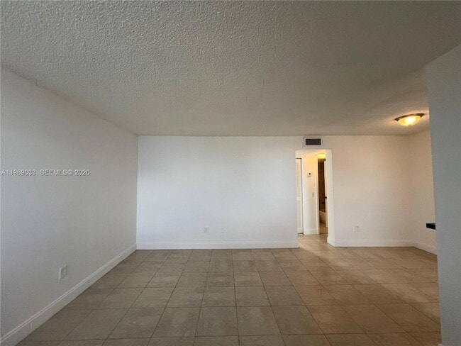 Building Photo - 1801 S Treasure Dr