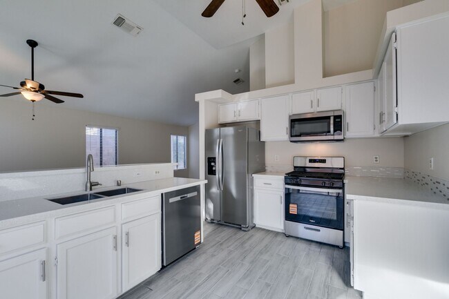 Building Photo - Beautifully Upgraded 3BD/2BA Home in Henderson’s Green Valley