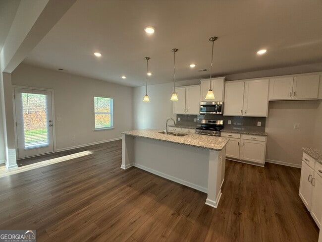 Building Photo - 121 Sycamore Ln