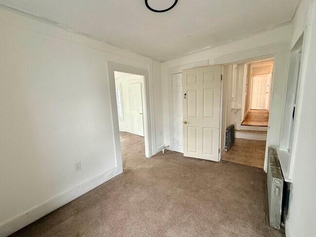 Building Photo - 28 Brook St