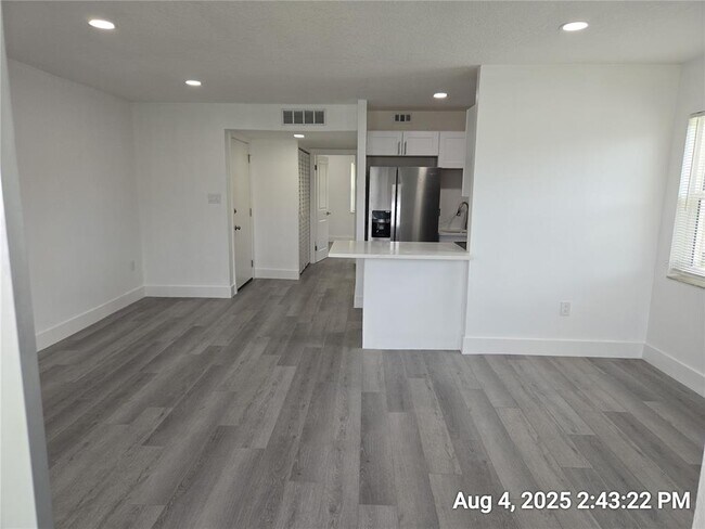 Building Photo - 355 S McMullen Booth Rd