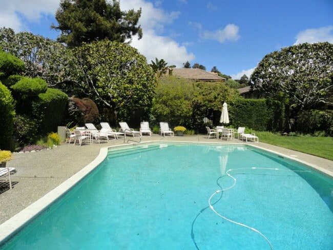 Building Photo - Carmel Valley Condo