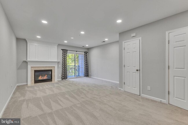 Building Photo - 5980 Kimberly Anne Way